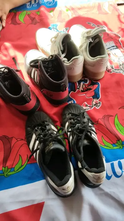Lote de zapatos infantiles variados en buen estado - miniatura 6