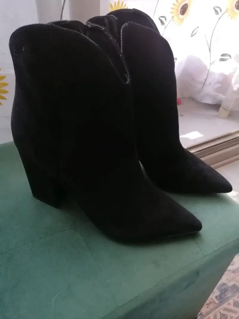 Botines de tacón alto negros elegantes Nine West - 4
