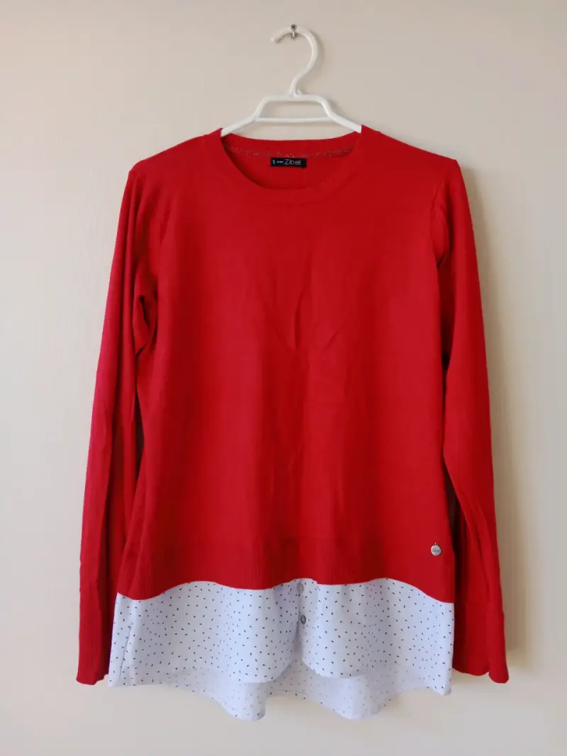 Suéter rojo con blusa integrada para mujer - 1