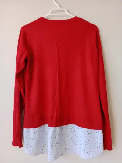Suéter rojo con blusa integrada para mujer - miniatura 3