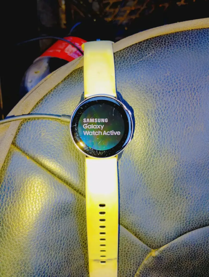 Smartwatch Samsung Galaxy Watch Active amarillo - 3