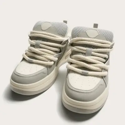 Zapatillas deportivas grises con suela antidesliz - miniatura 2