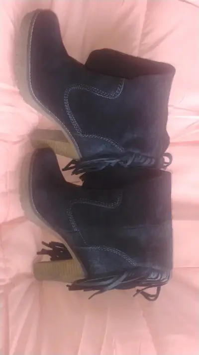 Botines de gamuza negros con flecos - miniatura 1