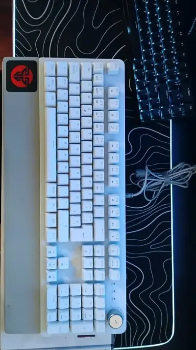 Teclado mecánico Fantech MaxPower blanco - miniatura 4