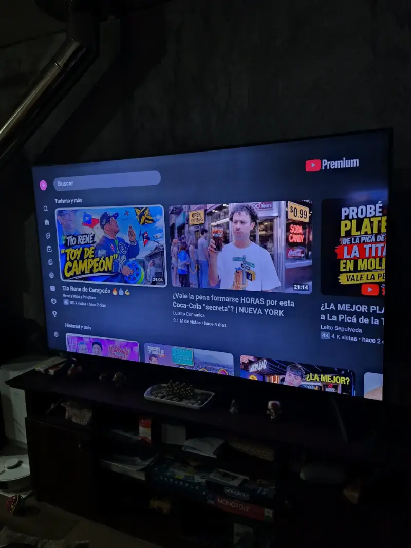 Televisor Samsung 70 pulgadas UHD Smart TV - 1
