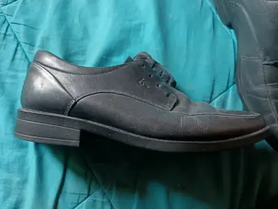Zapatos de vestir negros para hombre en buen estado - miniatura 3