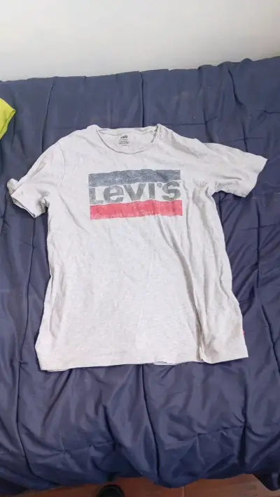 Polera gris Levi's para hombre - miniatura 1