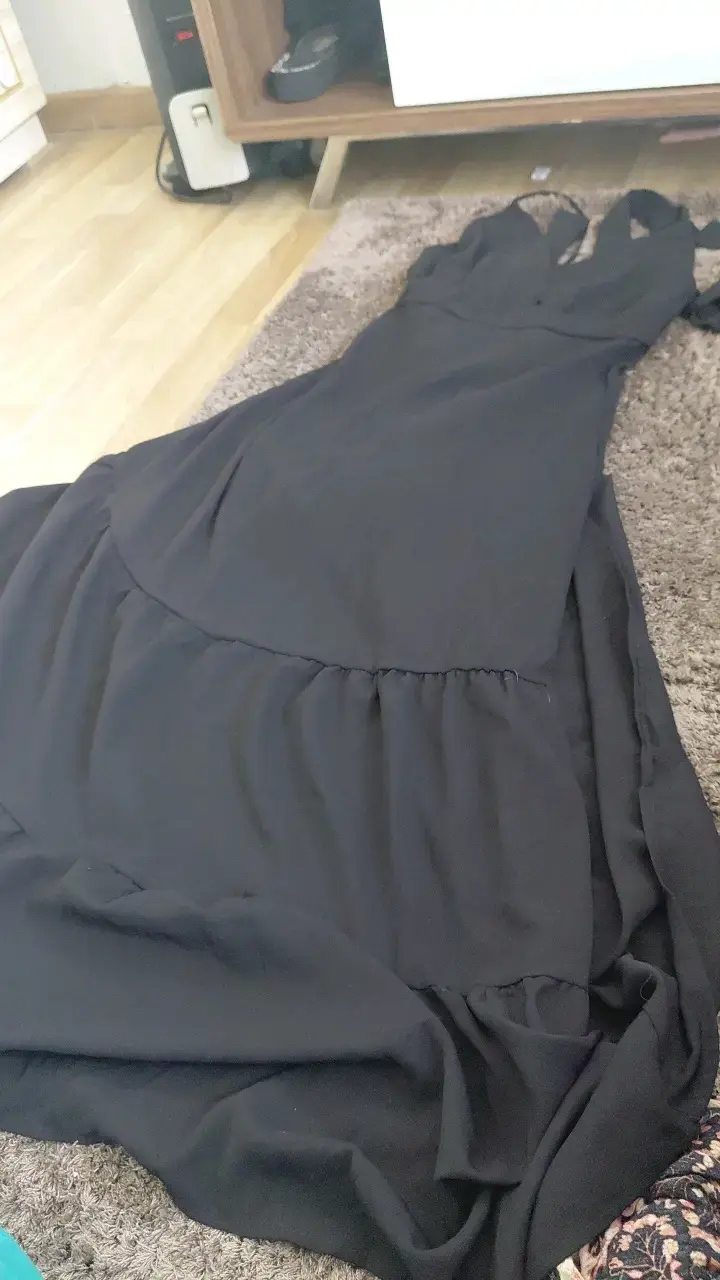 Vestido largo negro elegante para mujer - 1