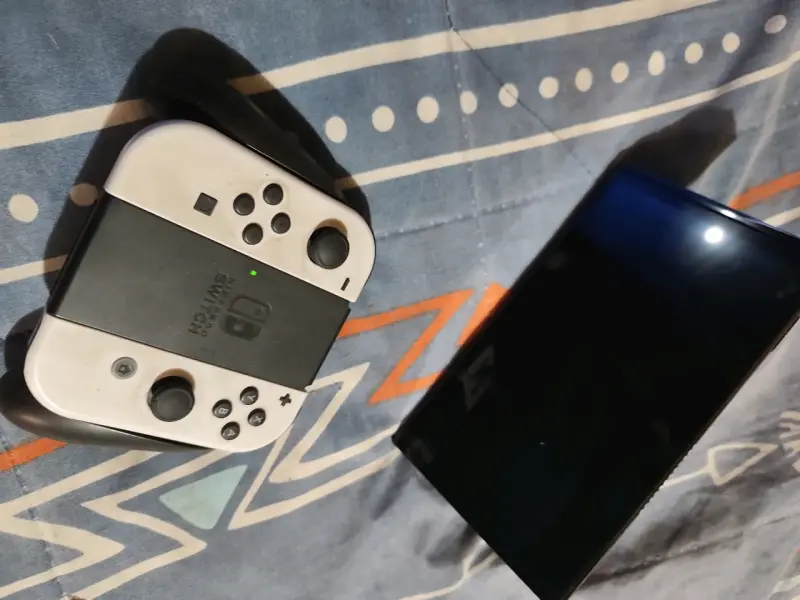 Consola Nintendo SwitchOled con Joy-Con Blanco - 1