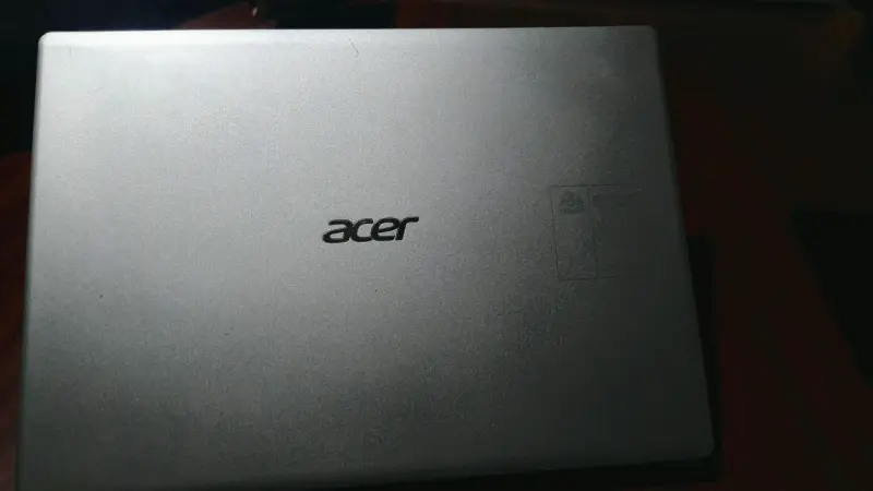 Notebook Acer con 115 GB de almacenamiento - 2