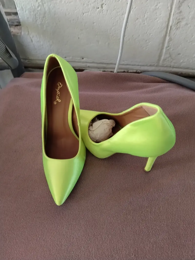 Zapatos de tacón verde neón para mujer