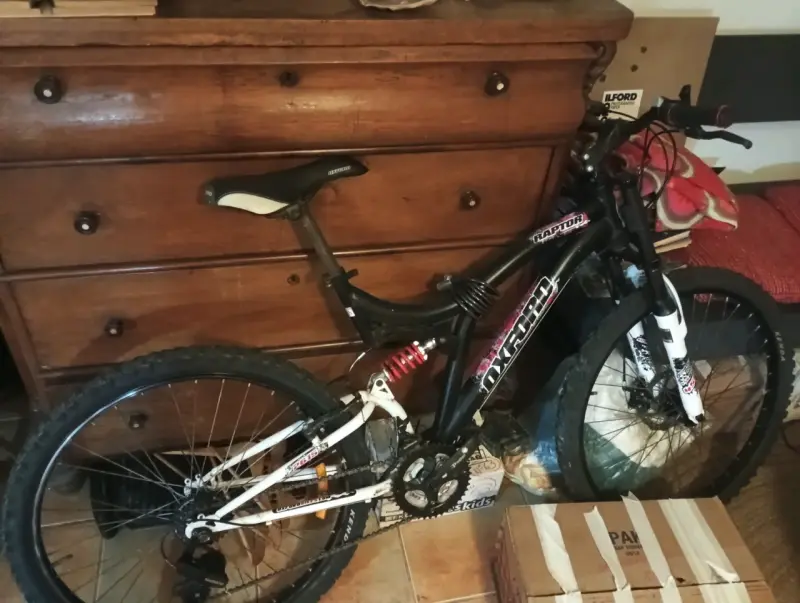 Bicicleta de montaña Oxford Raptor con suspensión