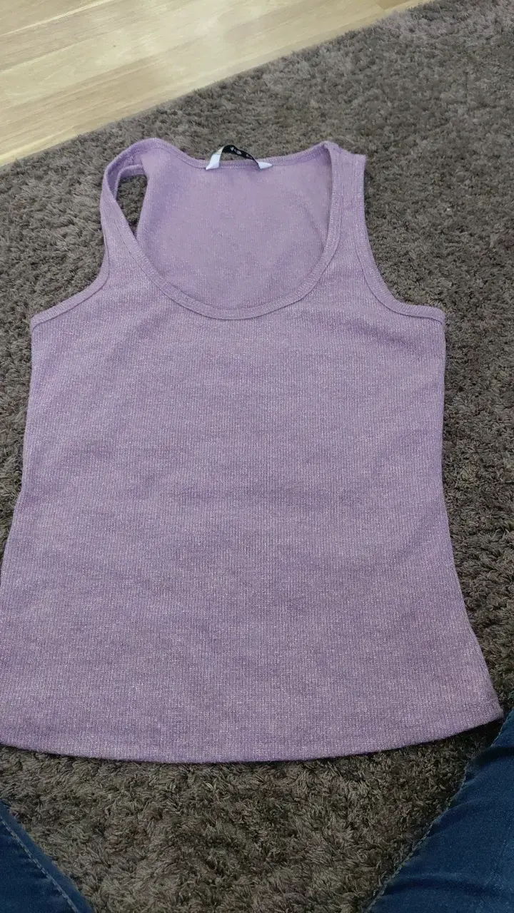 Polera sin mangas lila para mujer