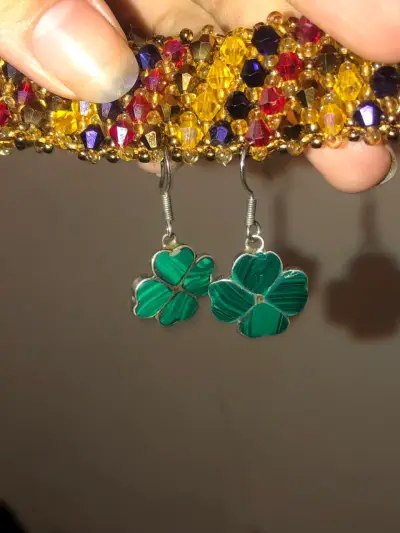 Aros de trébol verde en plata - miniatura 2