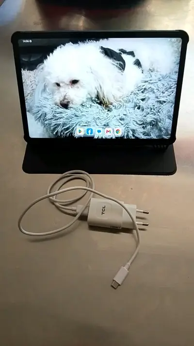 Tablet TCL TAB11 Gen2 con funda lapiz y cargador - miniatura 2