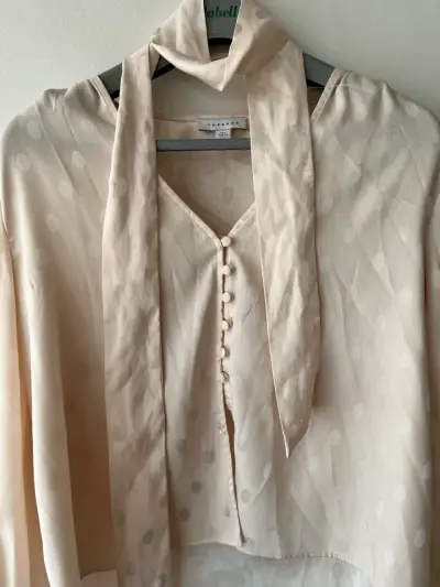 Blusa de seda beige con lunares Topshop - miniatura 2