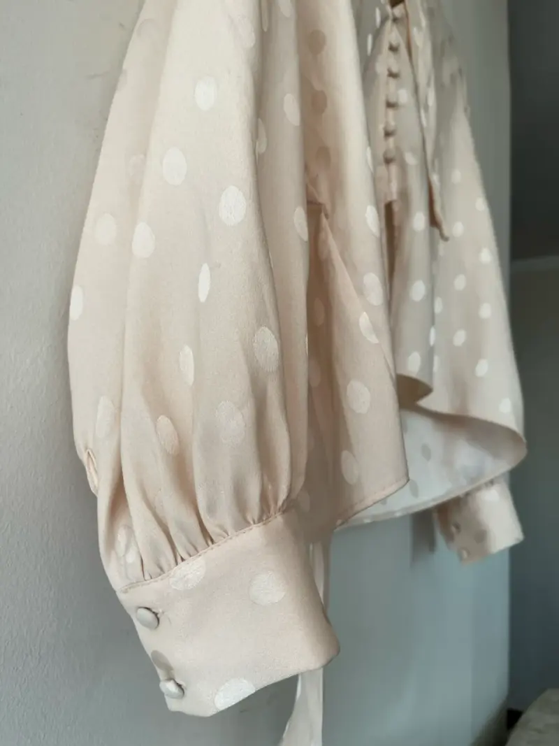 Blusa de seda beige con lunares Topshop - 4