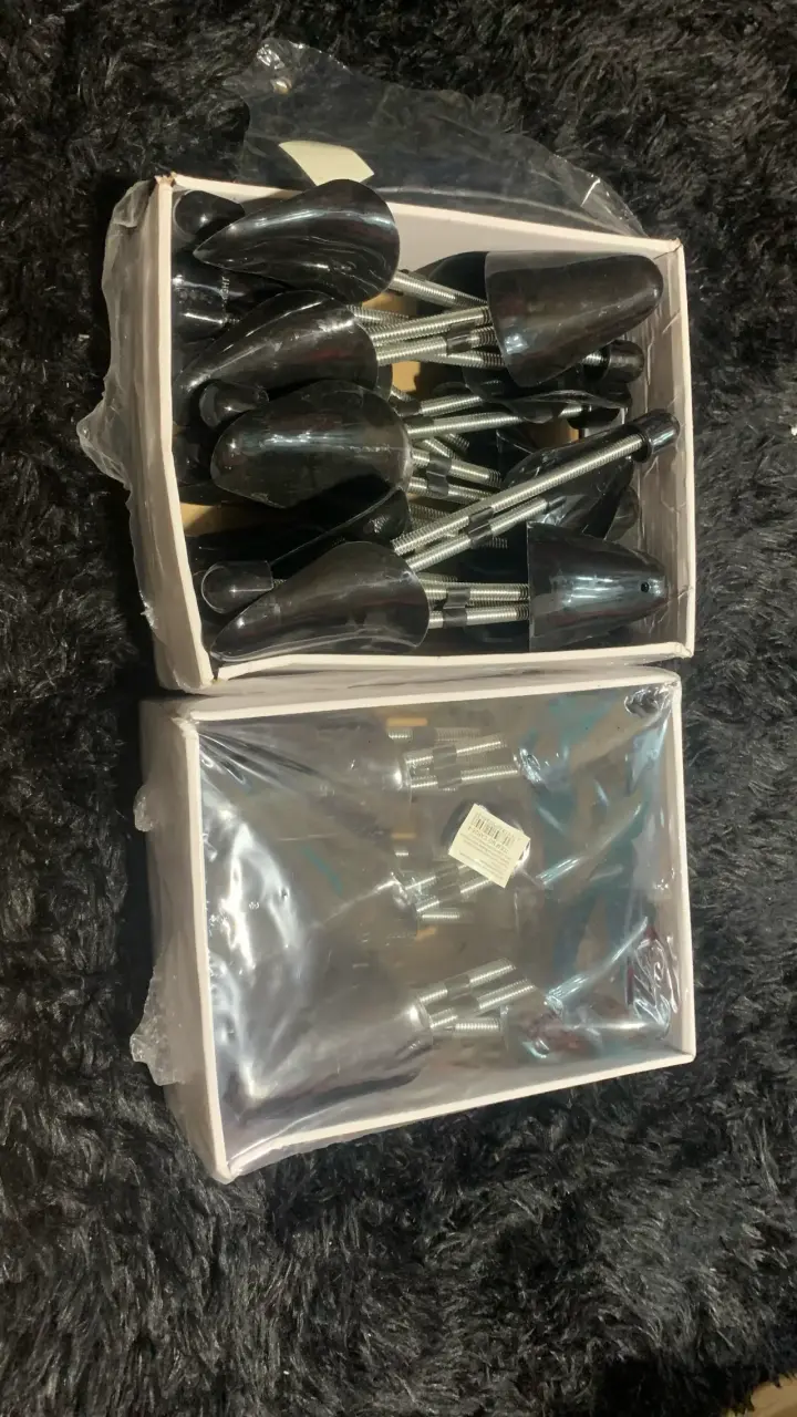 2 Cajas de hormadores de zapatilla talla pequeña - 1