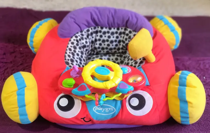 Asiento de juego para bebé Playgro colorido