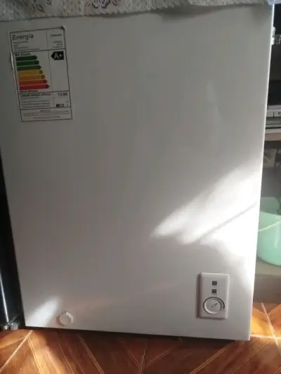 Refrigerador compacto con eficiencia A+ - miniatura 1