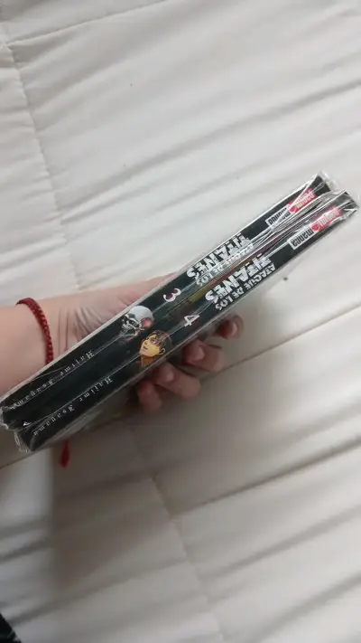 Mangas Attack on titan tomo 3 y 4 - miniatura 2