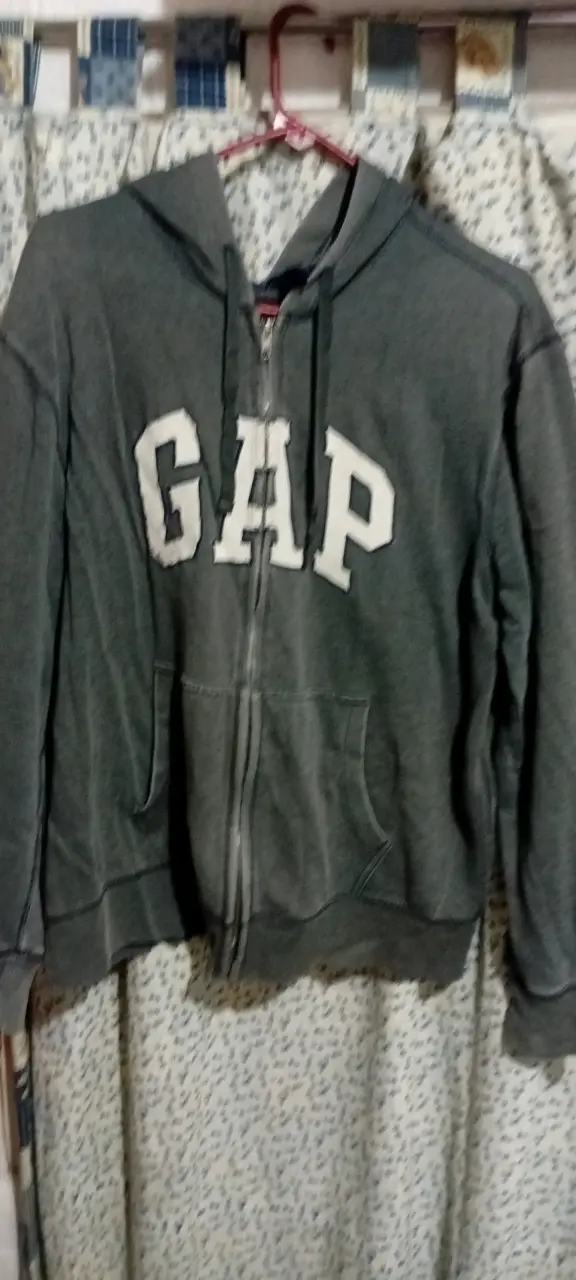 Polerón con capucha GAP gris para hombre