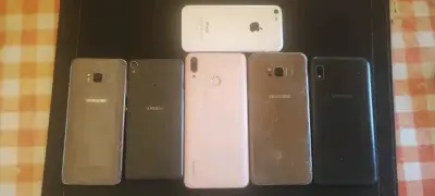 Lote de celulares usados de varias marcas - miniatura 2