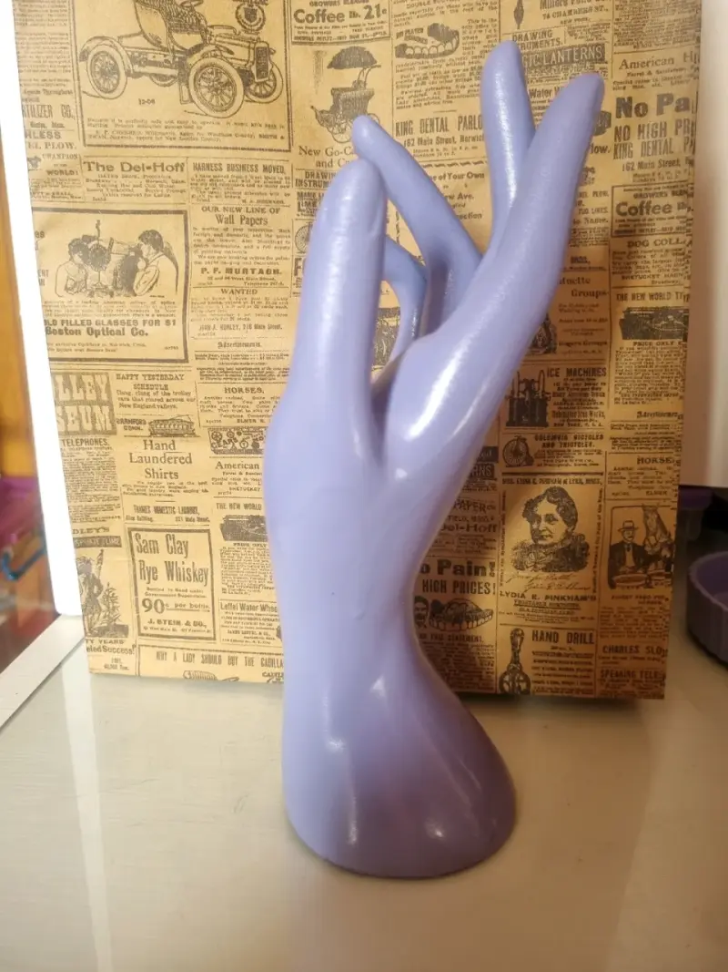 Maniquí de Mano Decorativo Color Lila - 1