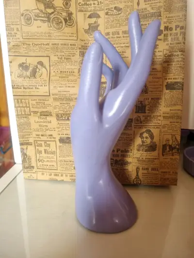 Maniquí de Mano Decorativo Color Lila - miniatura 1