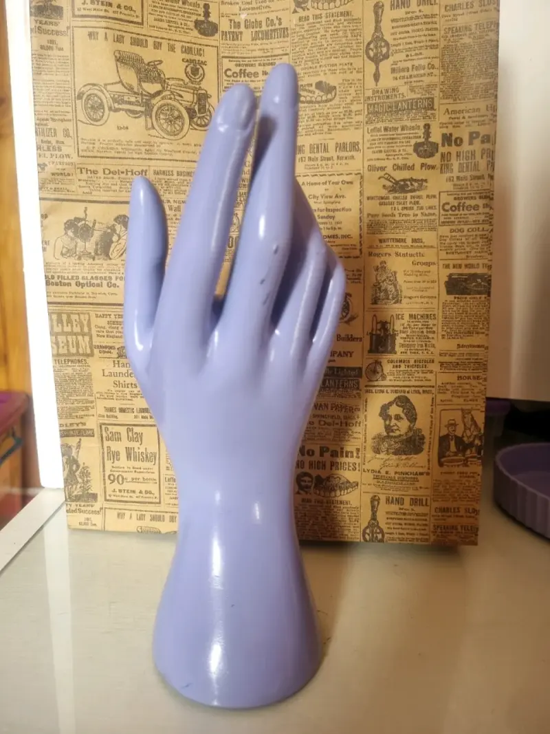 Maniquí de Mano Decorativo Color Lila - 2