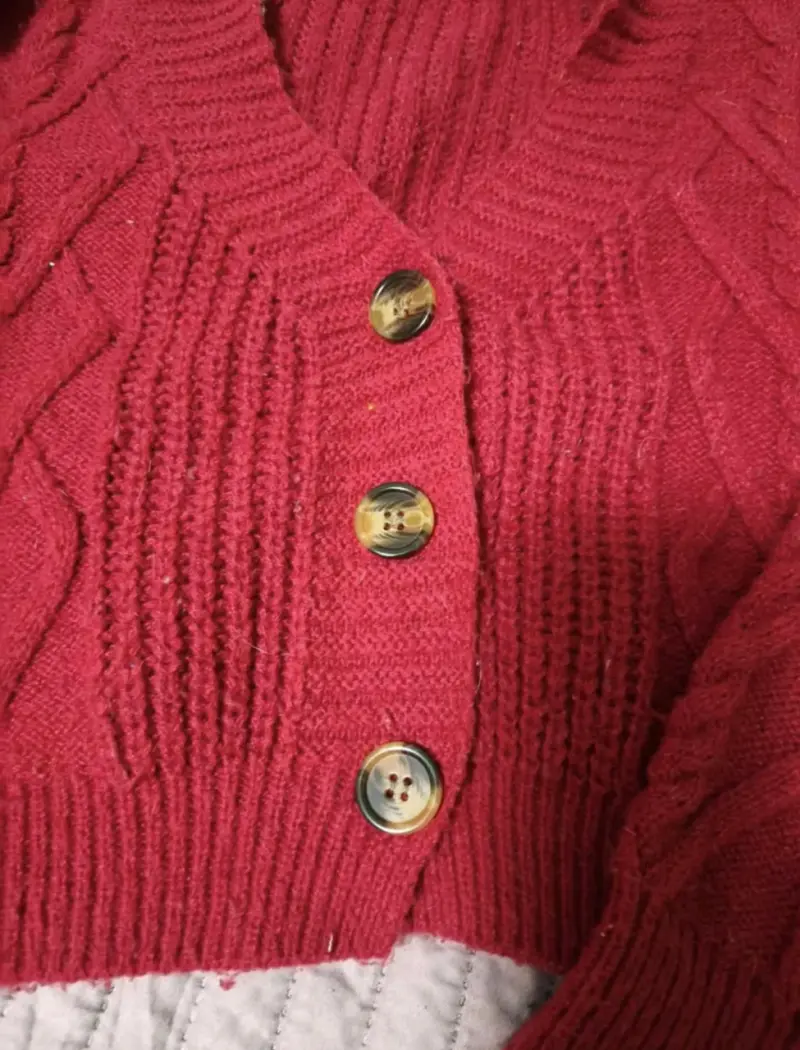 Cardigan rojo de punto con botones - 2