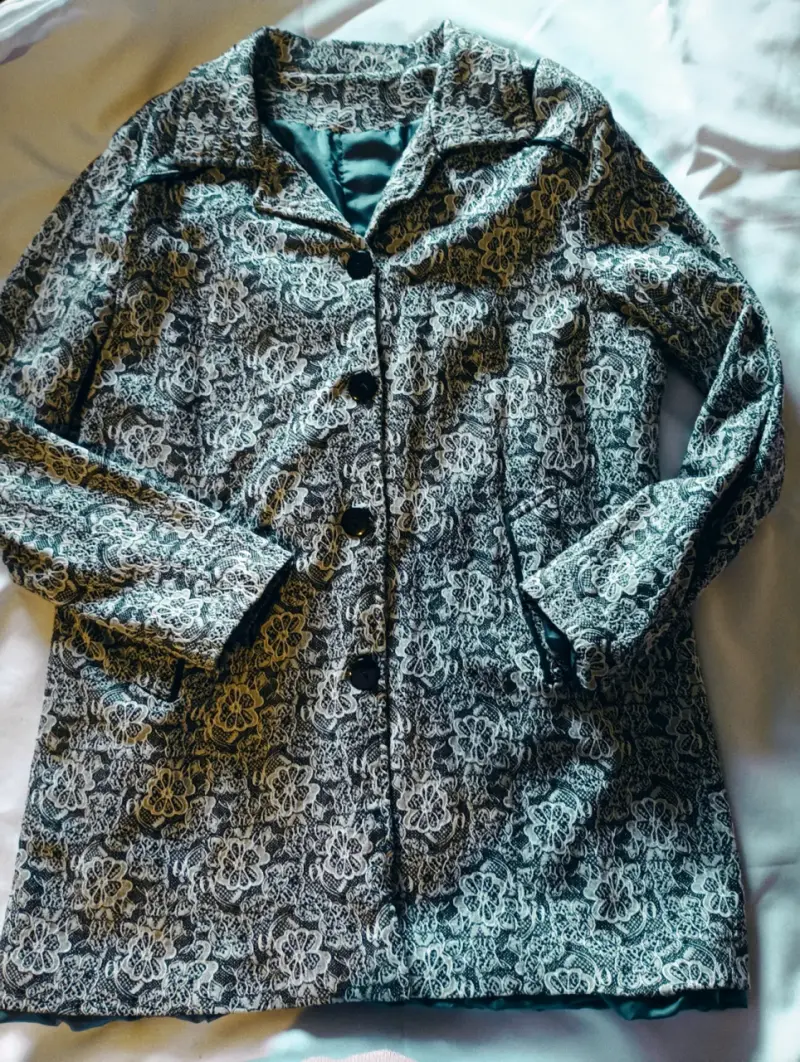 Chaqueta impermeable negra Ellesse con capucha - 5
