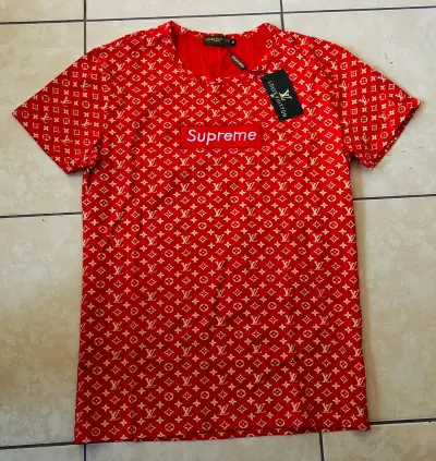 Polera Supreme x Louis Vuitton - miniatura 1