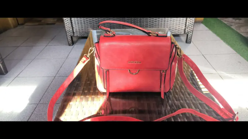 Cartera roja Amphora con correa ajustable - 1
