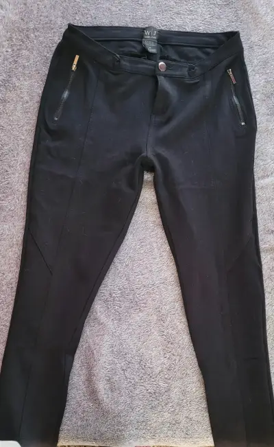 Pantalones negros elasticados - miniatura 1