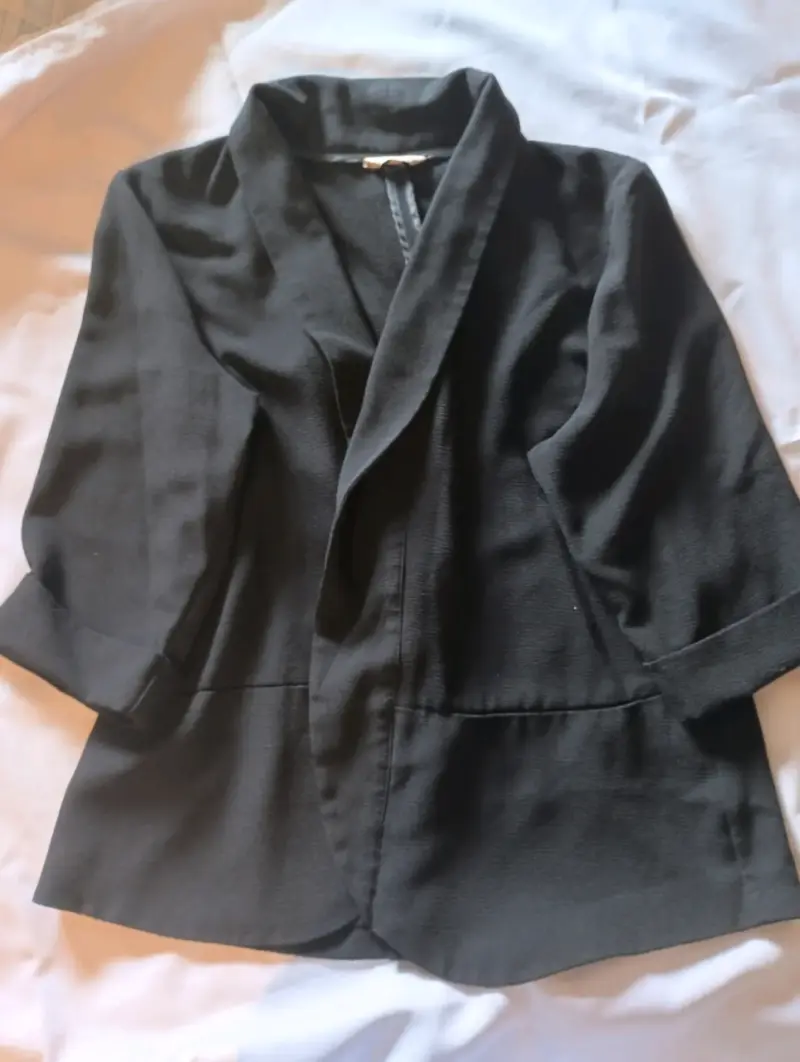 Blazer negro elegante para mujer