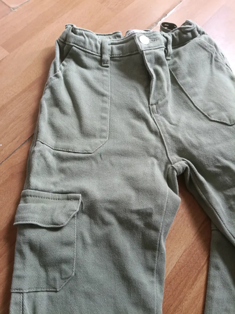 Pantalones cargo verde oliva - 1