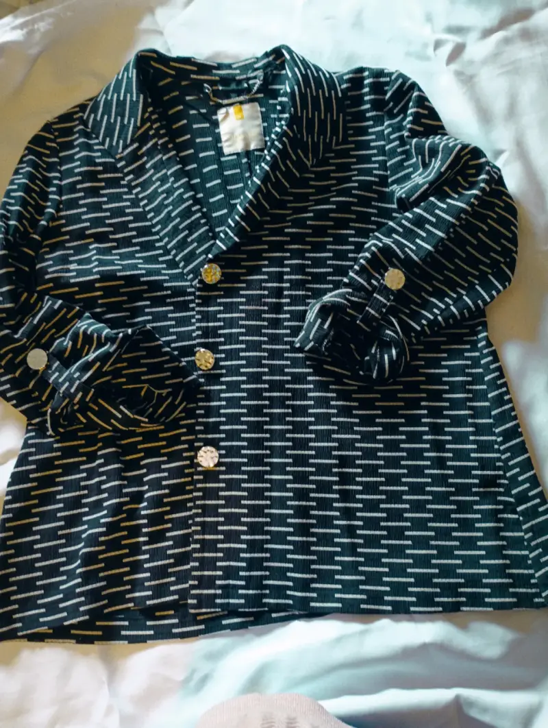 Blazer de mujer con diseño geométrico