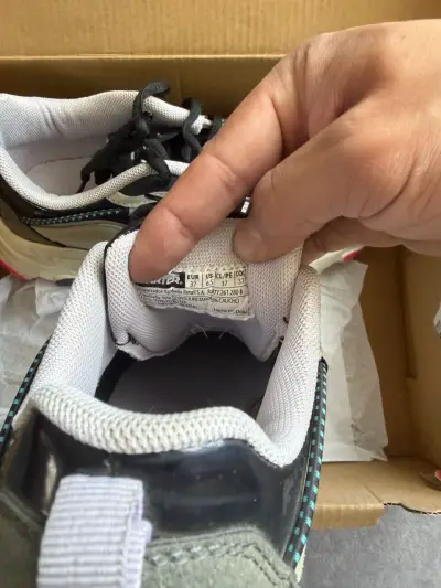 Zapatillas deportivas unisex con diseño moderno - miniatura 4