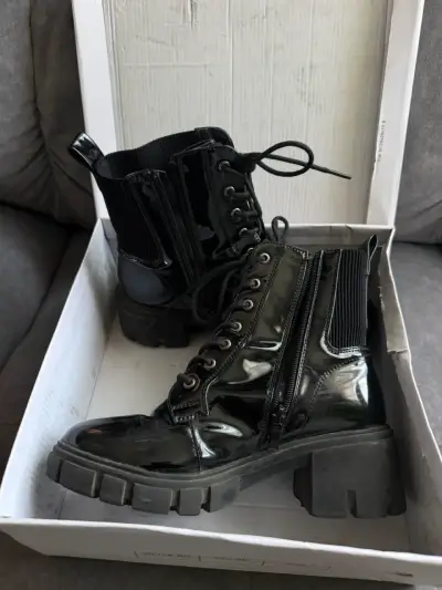 Botas negras de charol con plataforma - miniatura 2