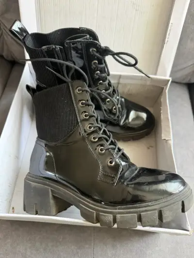 Botas negras de charol con plataforma - miniatura 3