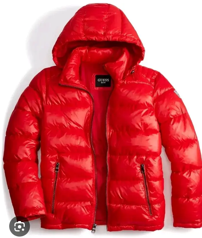 Chaqueta acolchada roja Guess con capucha