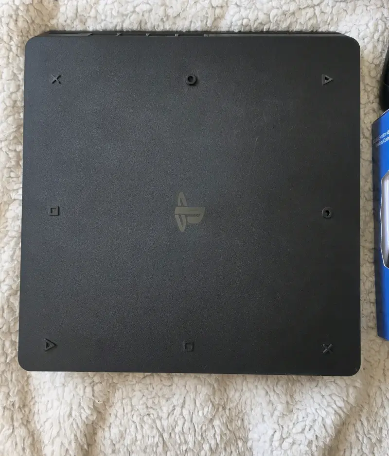 Consola PS4 Slim con juegos y dos controles - 5
