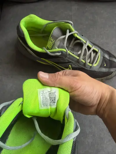 Zapatillas deportivas Nike negras y verdes - miniatura 4