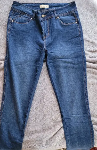 Jeans azul oscuro para mujer - miniatura 1