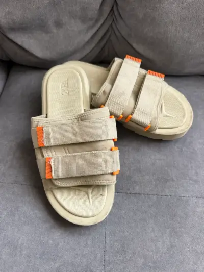 Sandalias beige con correas ajustables Zara - miniatura 1