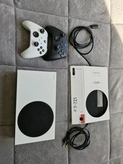Consola Xbox Series S con dos controles - miniatura 1