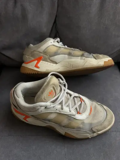 Zapatillas deportivas Adidas beige y naranjas - miniatura 2
