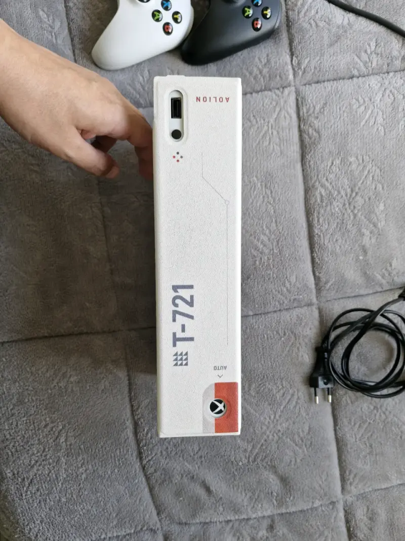 Consola Xbox Series S con dos controles - 3