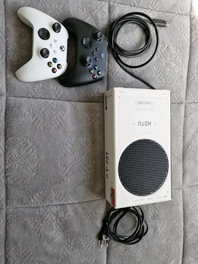 Consola Xbox Series S con dos controles - miniatura 4